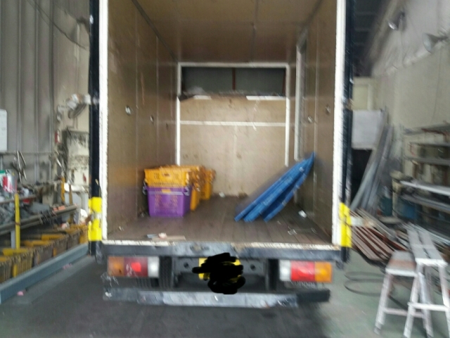 2.5톤 뒷문짝 교환 작업